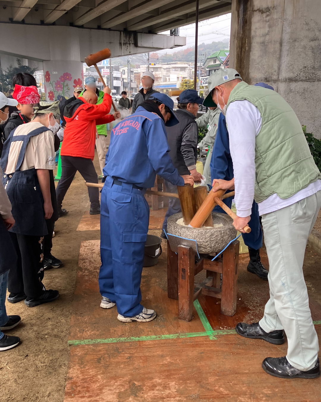 月見山連合自治会で開催された餅つき大会